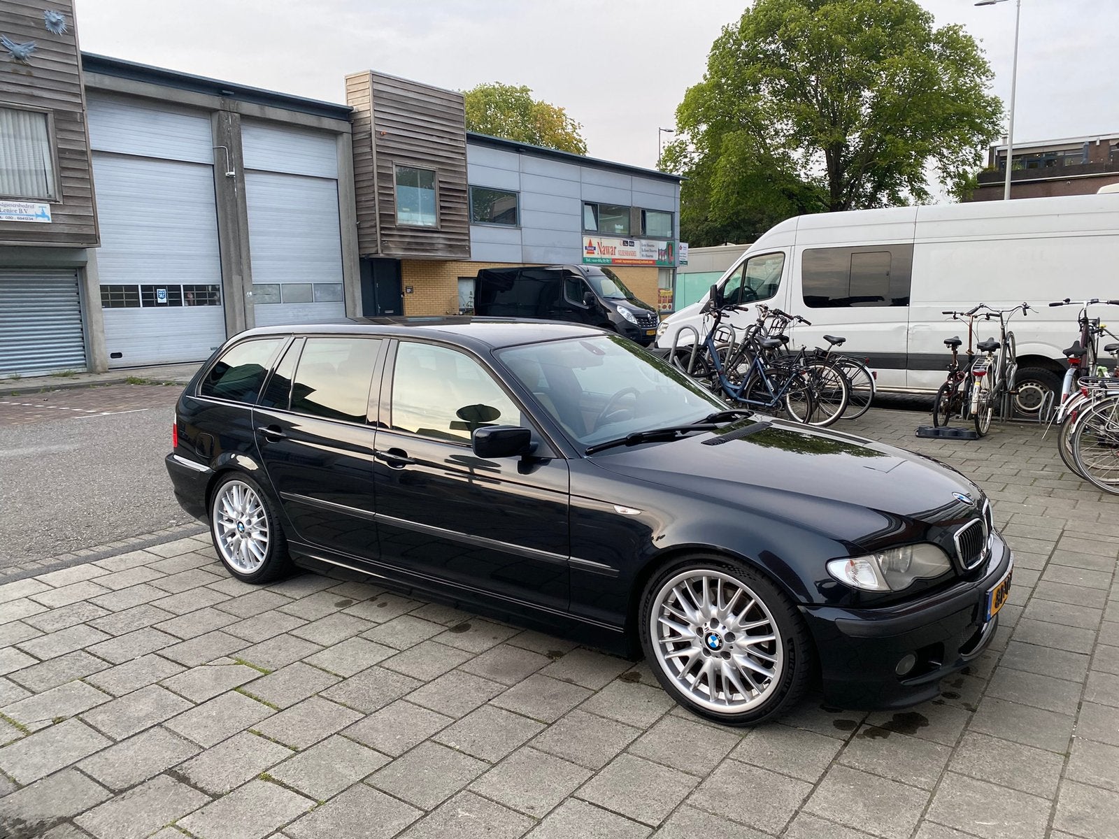 BMW e46 330i Touring handbak M pakket Nappa topstaat, Auto's, Dealer onderhouden, Achterwielaandrijving, Zwart, Handgeschakeld