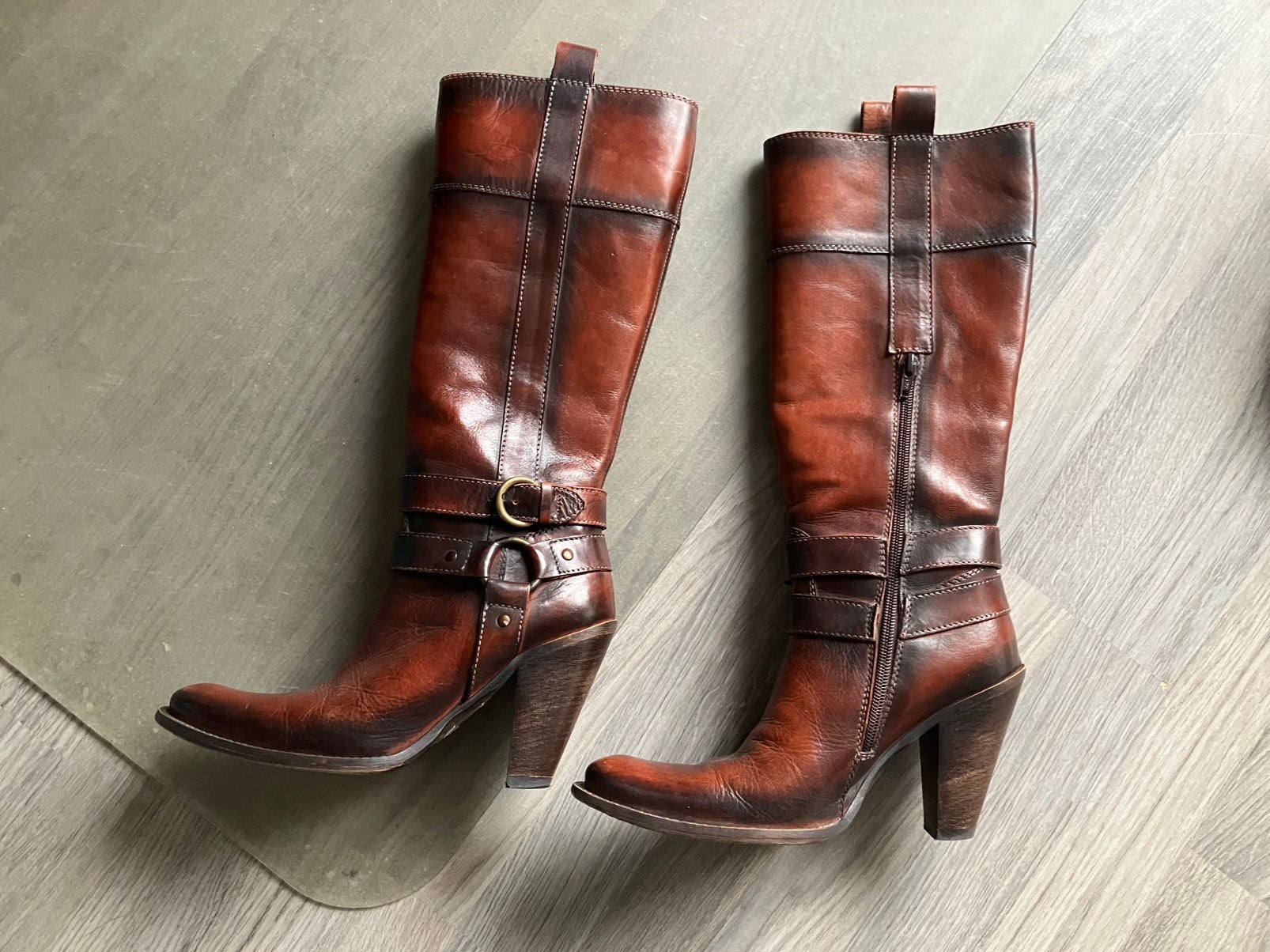 Super mooie leren laarzen maat 38 hoge hak koopje, Kleding | Dames, Schoenen, Ophalen of Verzenden, Zo goed als nieuw, Bruin, Hoge laarzen