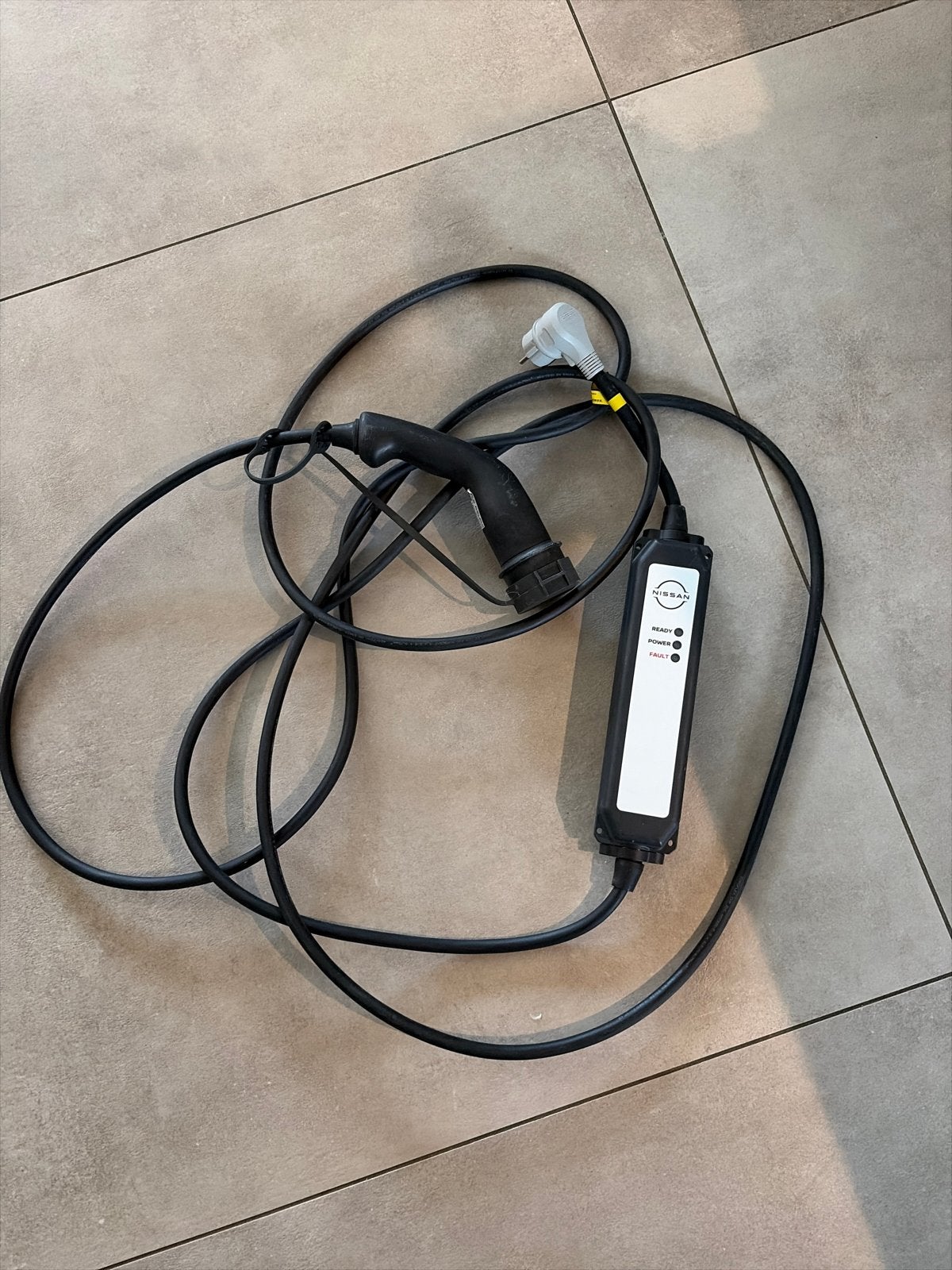 Nissan EVSE draagbare lader 230V 10A, Ophalen of Verzenden, Gebruikt, Nissan
