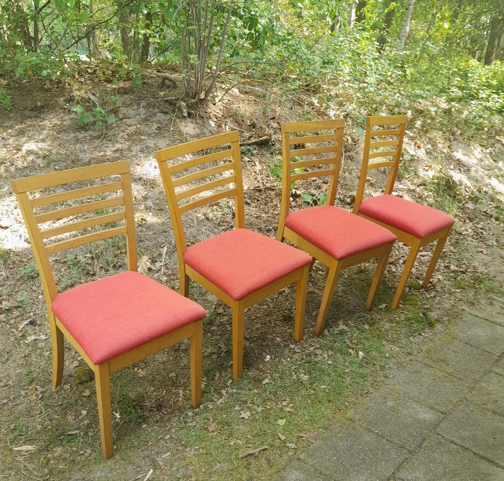 4 houten stoelen gratis, Huis en Inrichting, Stoelen, Ophalen, Gebruikt, Bruin, Vier
