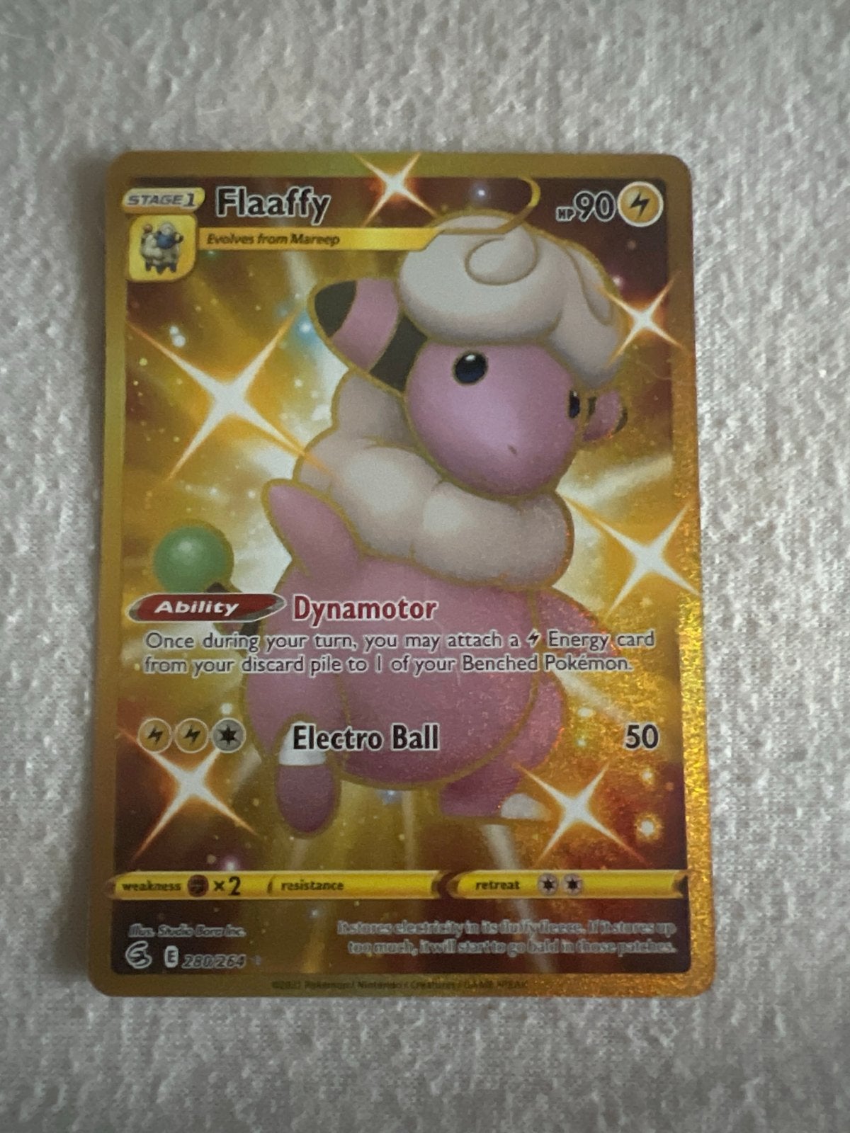 Bundel van 2 gouden Pokémon kaarten: Flaaffy en Lure Module, Ophalen of Verzenden, Zo goed als nieuw, Meerdere kaarten, Foil