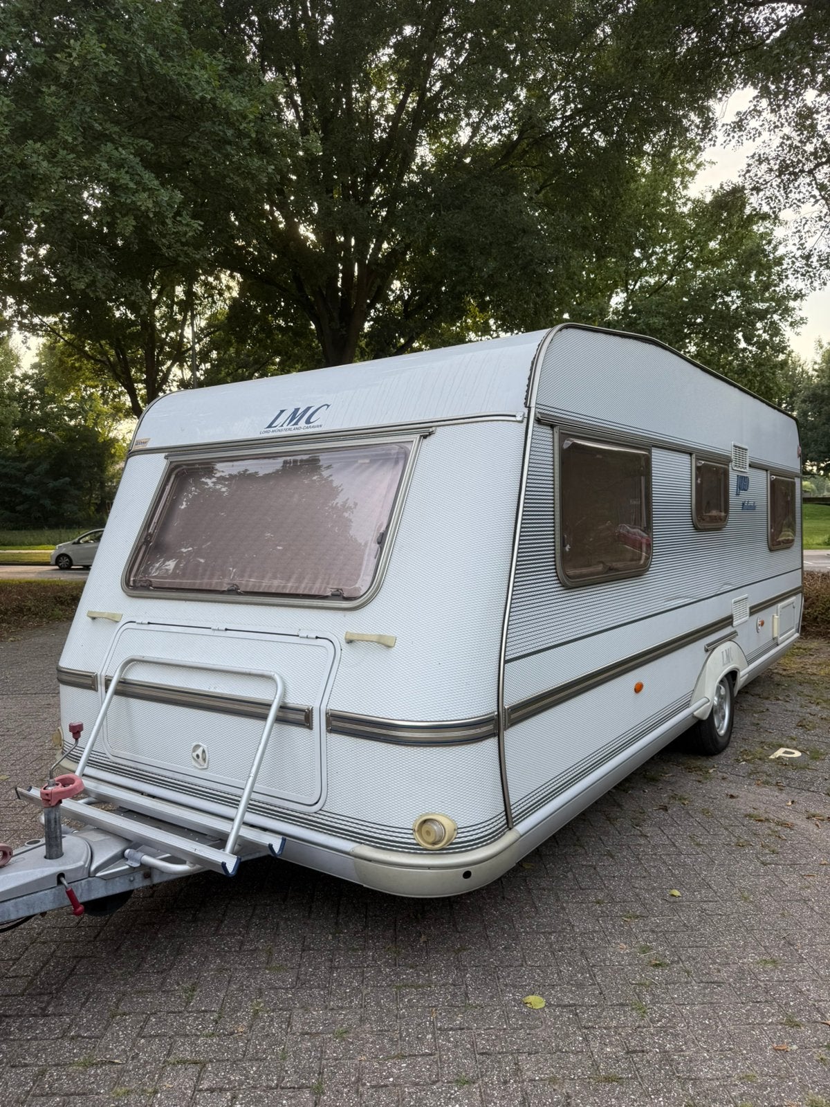 LMC Lord Ambassasor, Caravans en Kamperen, Rondzit, Koelkast, Particulier, Tot en met 4