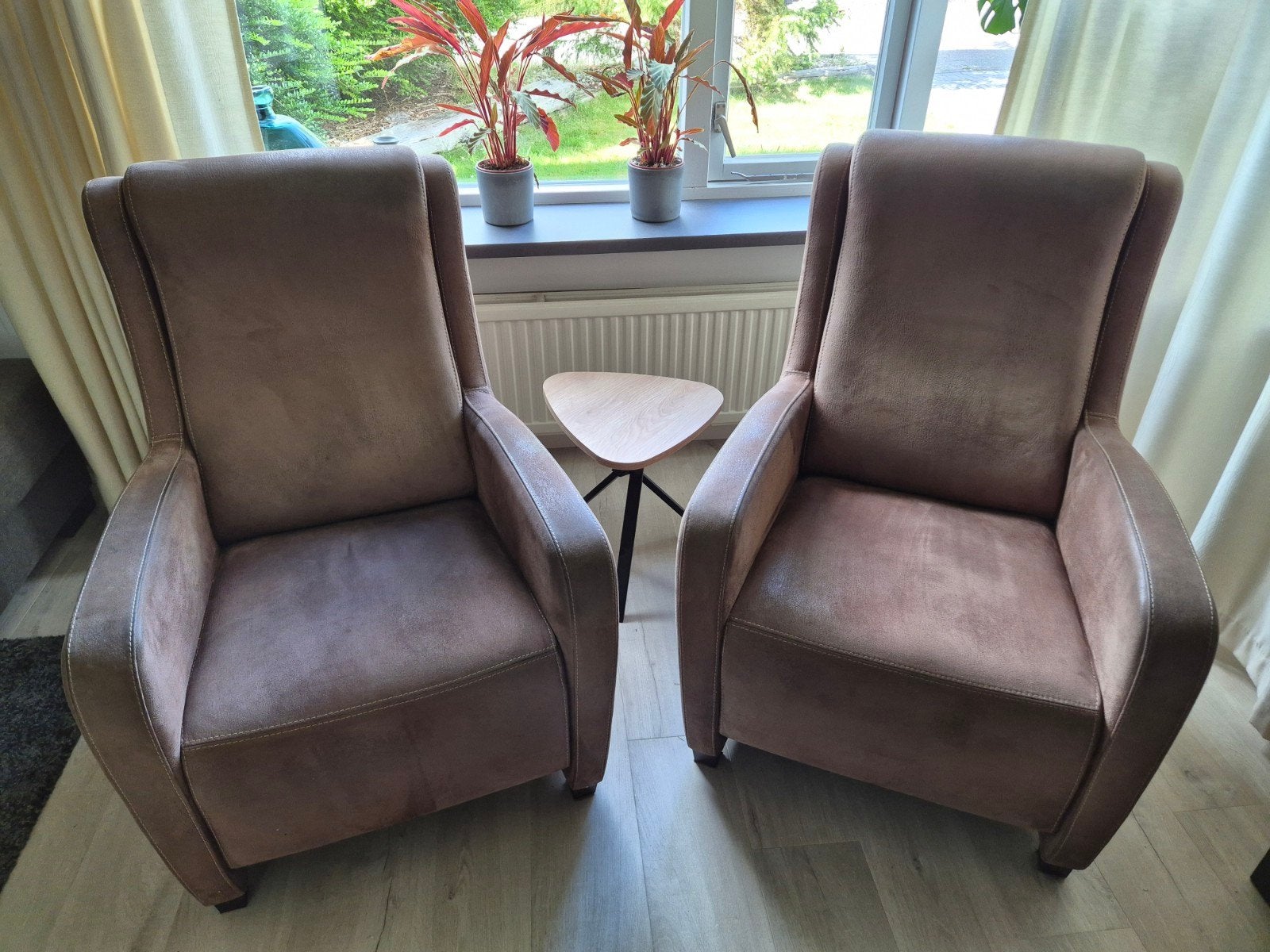 2 mooie goedkope lederen fauteuils, Ophalen, Twee