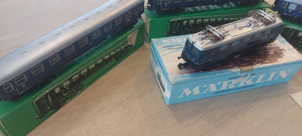 Märklin DB 41024 e-loc artnr 3034+ 3x 4027 dtr rtg'n in ovp, Wisselstroom, Wagon, Ophalen of Verzenden, Zo goed als nieuw