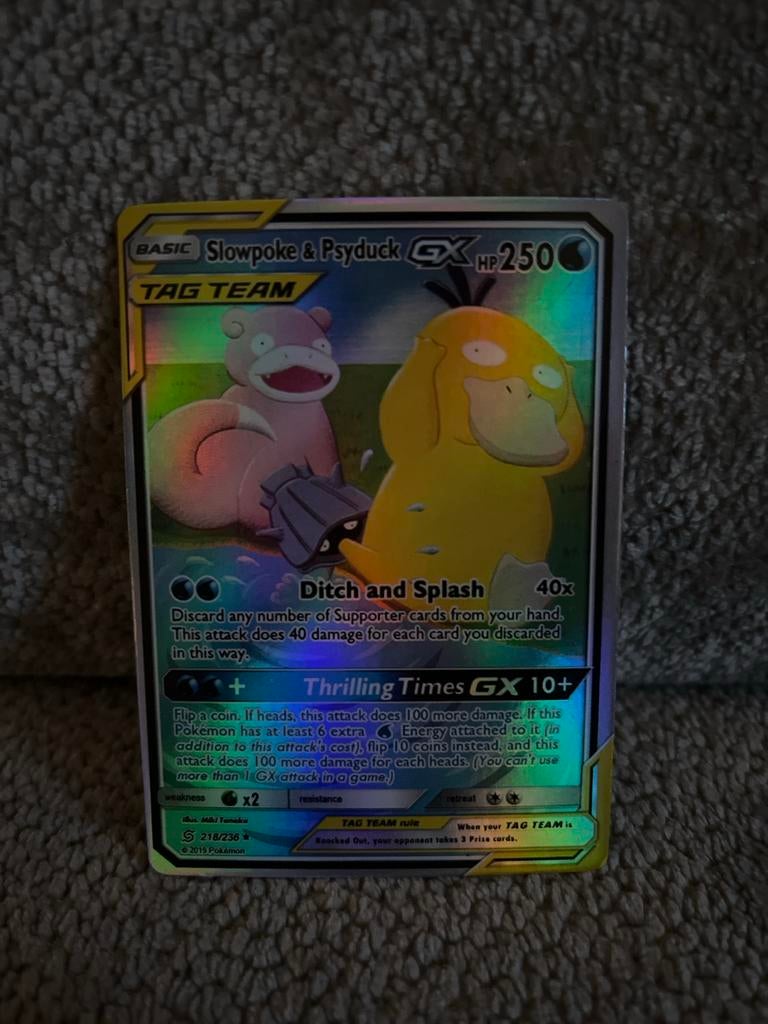 Slowpoke & Psyduck GX TAG TEAM Pokémon Kaart + Sleeve, Ophalen of Verzenden, Zo goed als nieuw, Losse kaart, Foil