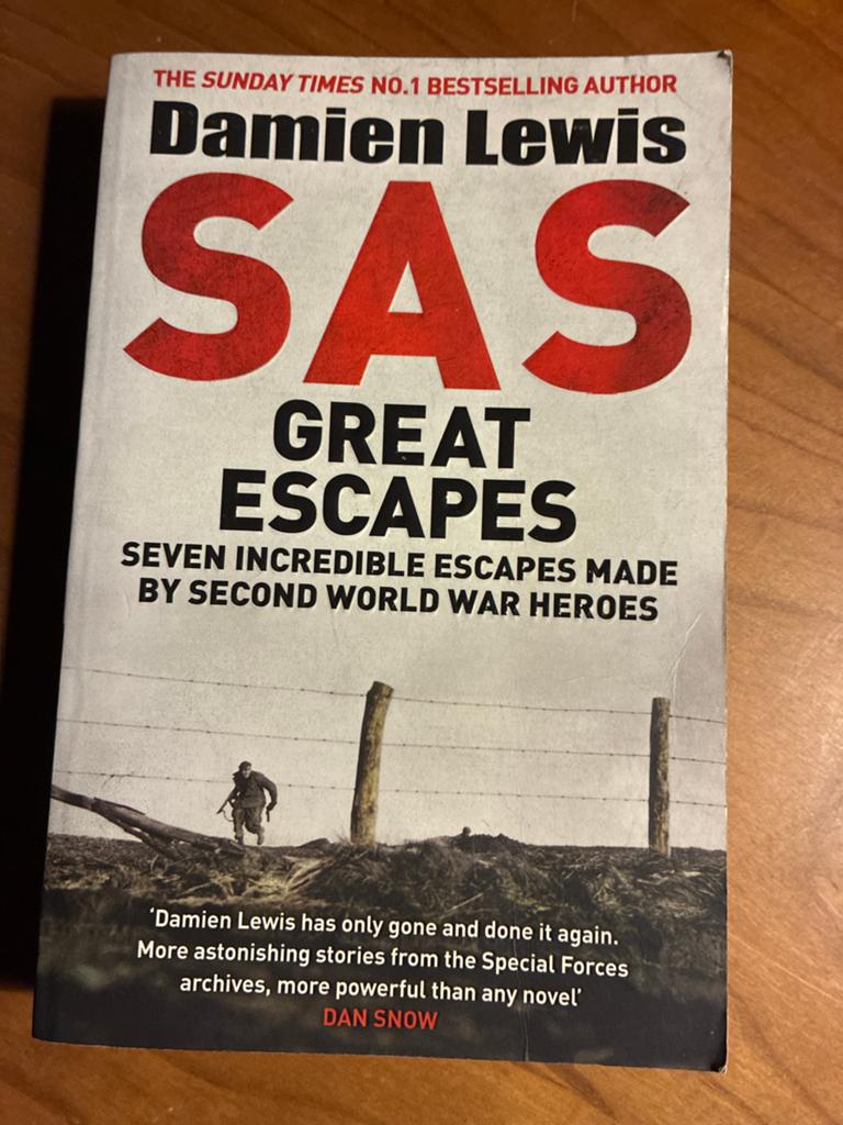 SAS Great Escapes - Damien Lewis (Tweede Wereldoorlog), Ophalen of Verzenden, Tweede Wereldoorlog, Gelezen, Overige onderwerpen