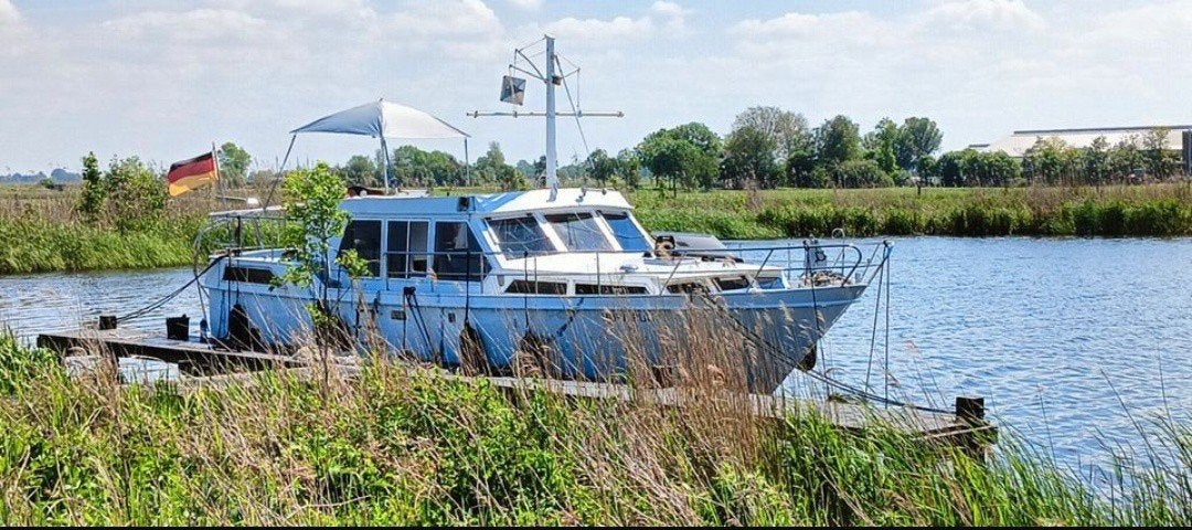 Kruiser 12m met Ford Lehman 88pk, flybridge, douche & WC, Ophalen