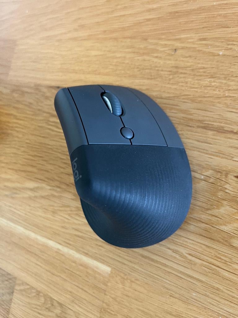 Logitech Lift Muis, Computers en Software, Muizen, Rechtshandig, Muis, Ophalen of Verzenden, Zo goed als nieuw