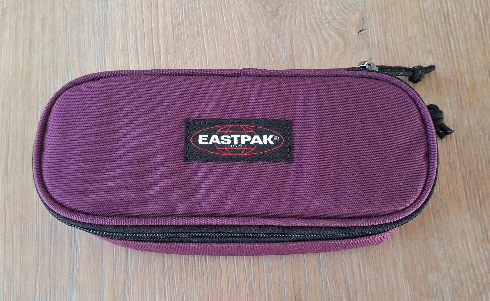Paarse Eastpak etui, Diversen, Ophalen, Zo goed als nieuw
