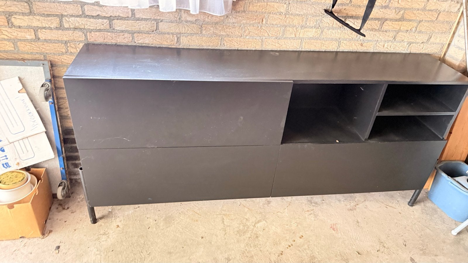 Zwart HDF Dressoir met Stalen Frame en Ruime Lades, Ophalen, Gebruikt, 200 cm of meer, Met lade(s)