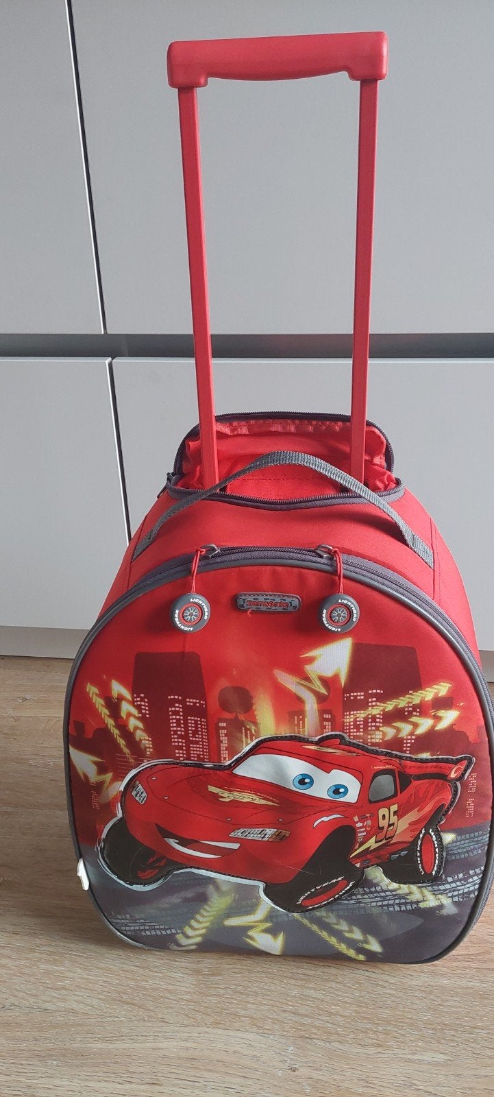 Samsonite Cars Lightning McQueen Kinderkoffer, Gebruikt, Ophalen of Verzenden, 55 tot 75 cm, Rood