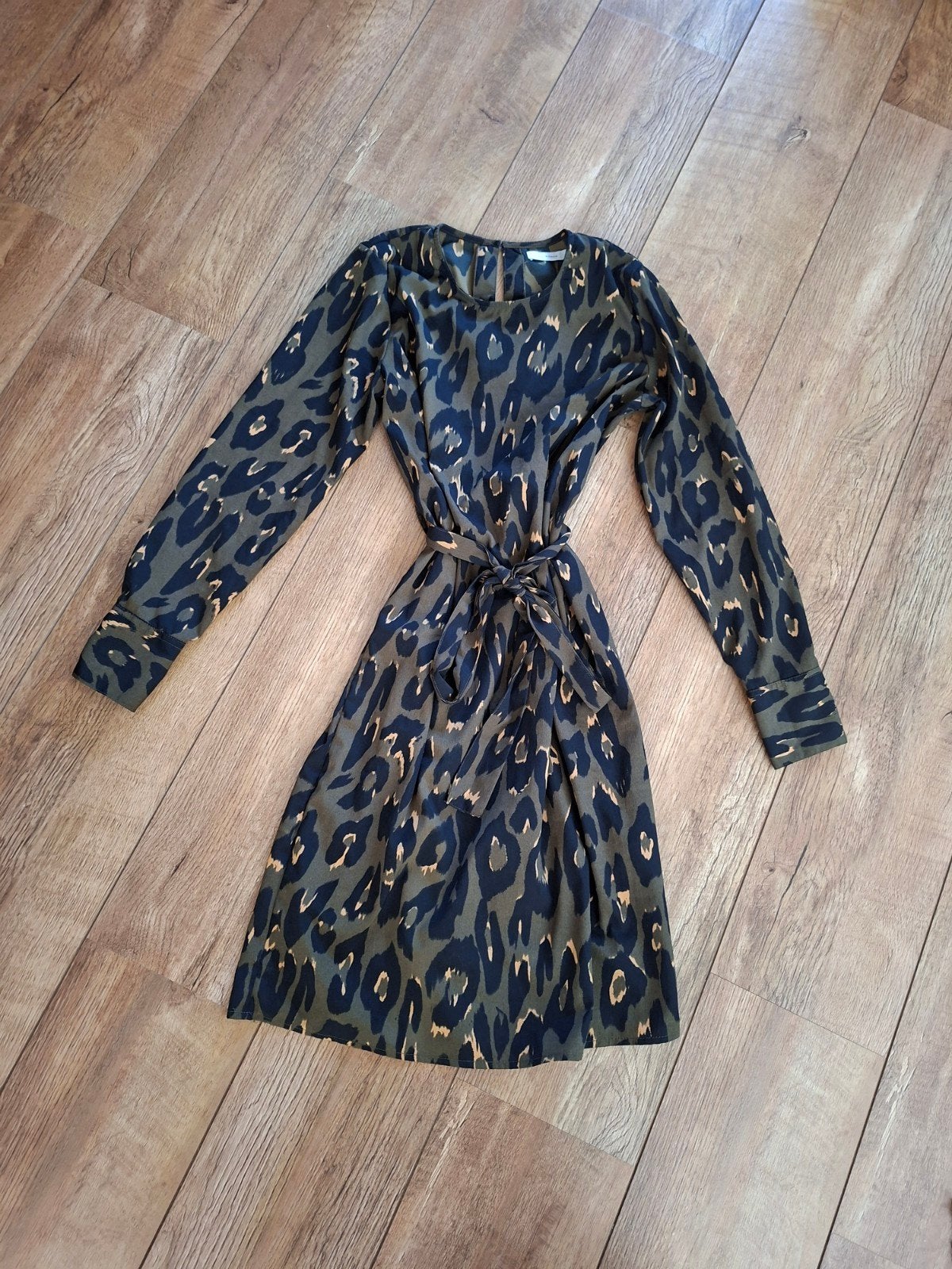Pigalle jurk met luipaardprint - Maat 34 (XS), Kleding | Dames, Jurken, Ophalen of Verzenden