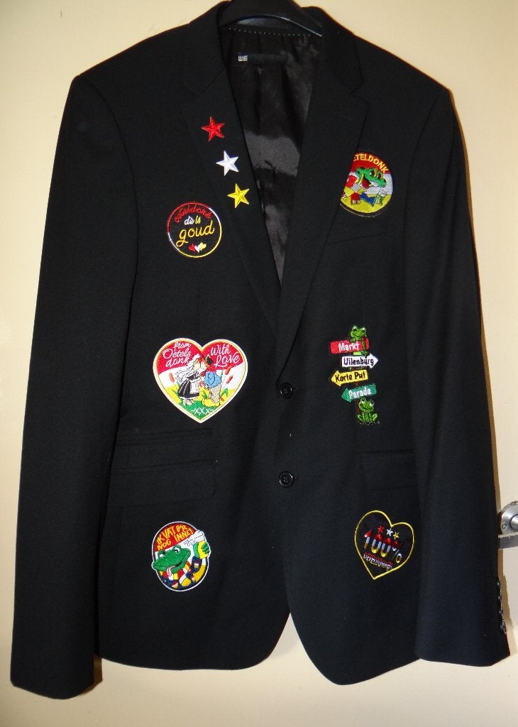 Leuk zwart OETELDONK/DEN BOSCH jas met emblemen (21), Carnaval, Maat 48/50 (M), Ophalen of Verzenden, Zo goed als nieuw