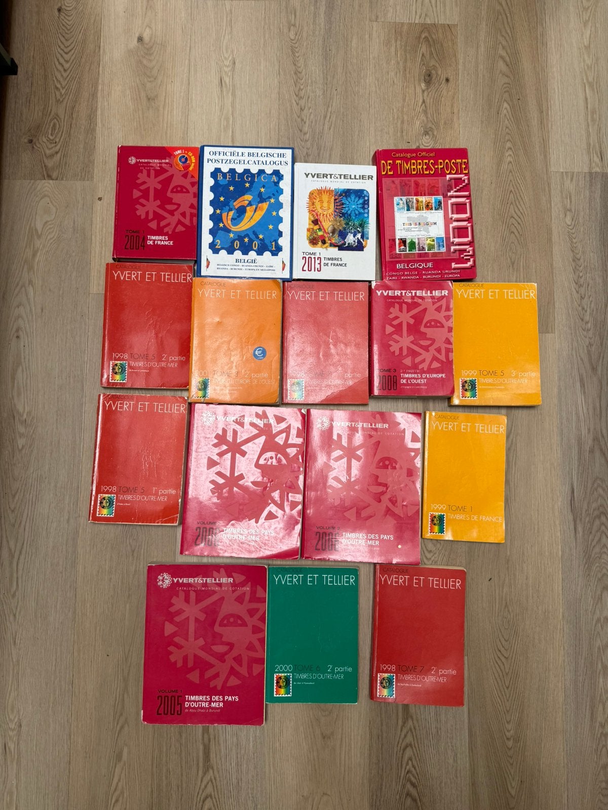 Lot 16 boeken postzegels timbres yvert tellier, Ophalen