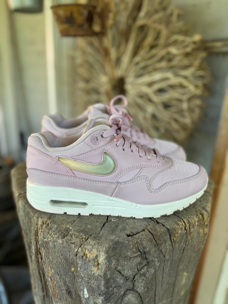 Nike Air Max 1 Jelly Swoosh Roze, Ophalen of Verzenden, Roze, Sneakers of Gympen, Zo goed als nieuw