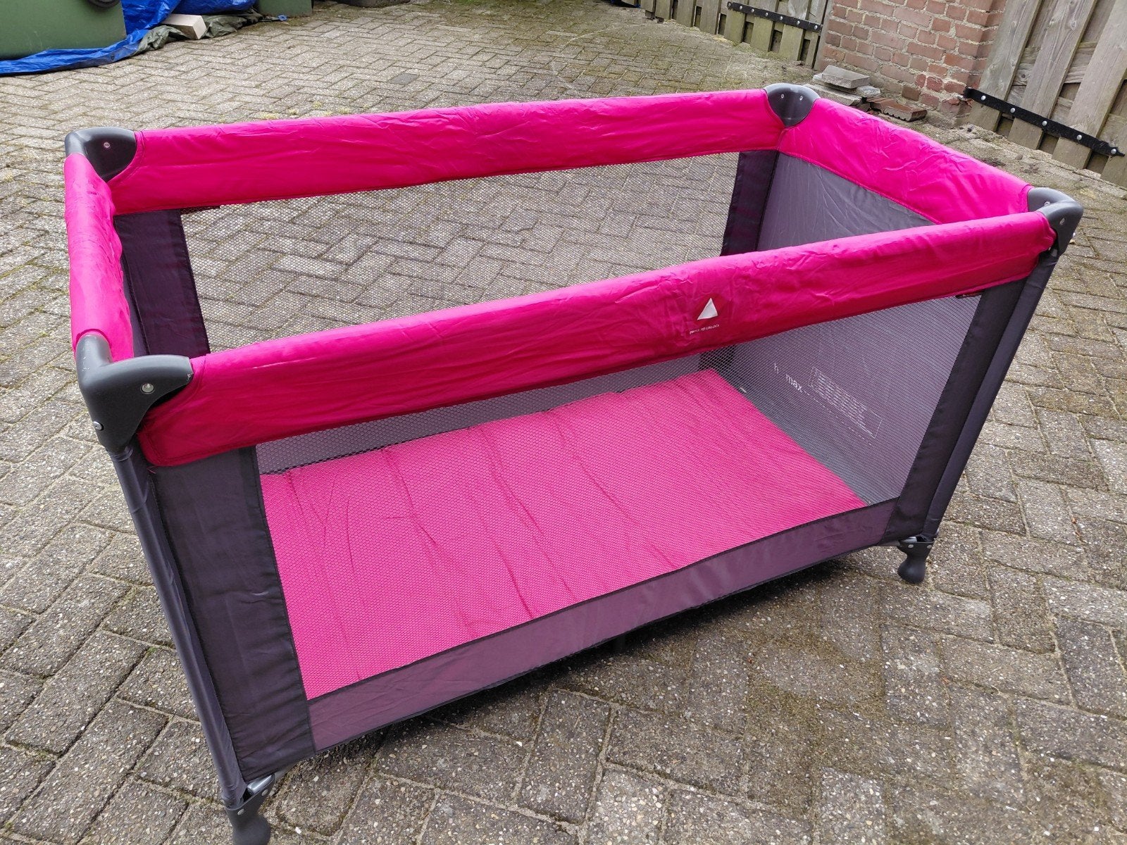 Zgan roze campingbedje meisje, Ophalen, Zo goed als nieuw, Reisbedje