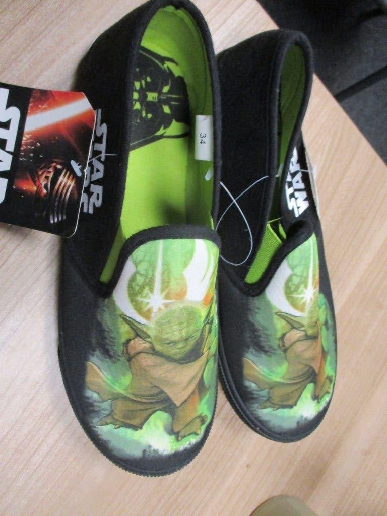 STAR WARS YODA PANTOFFELS maat 34 NIEUW, Disney, Jongen of Meisje, Overige typen, Nieuw