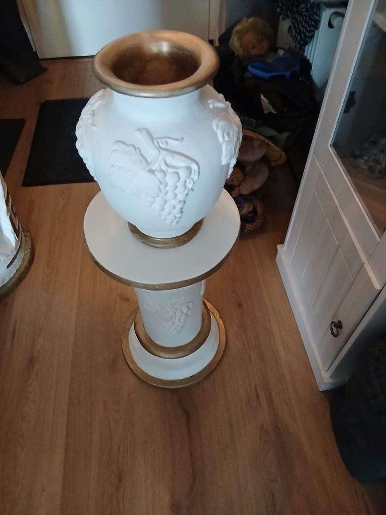 Decoratieve vaas met pilaar, wit met goudkleurige accenten, Ophalen
