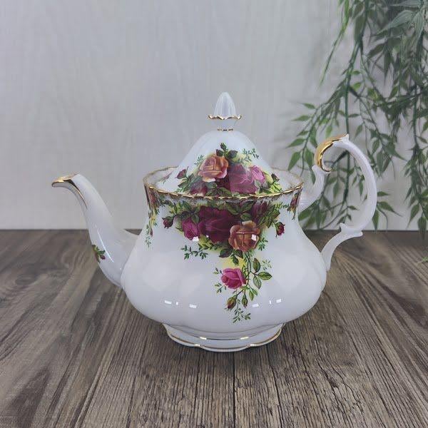 Royal Albert Old Country Roses Theepot, Antiek en Kunst, Antiek | Servies los, Ophalen of Verzenden