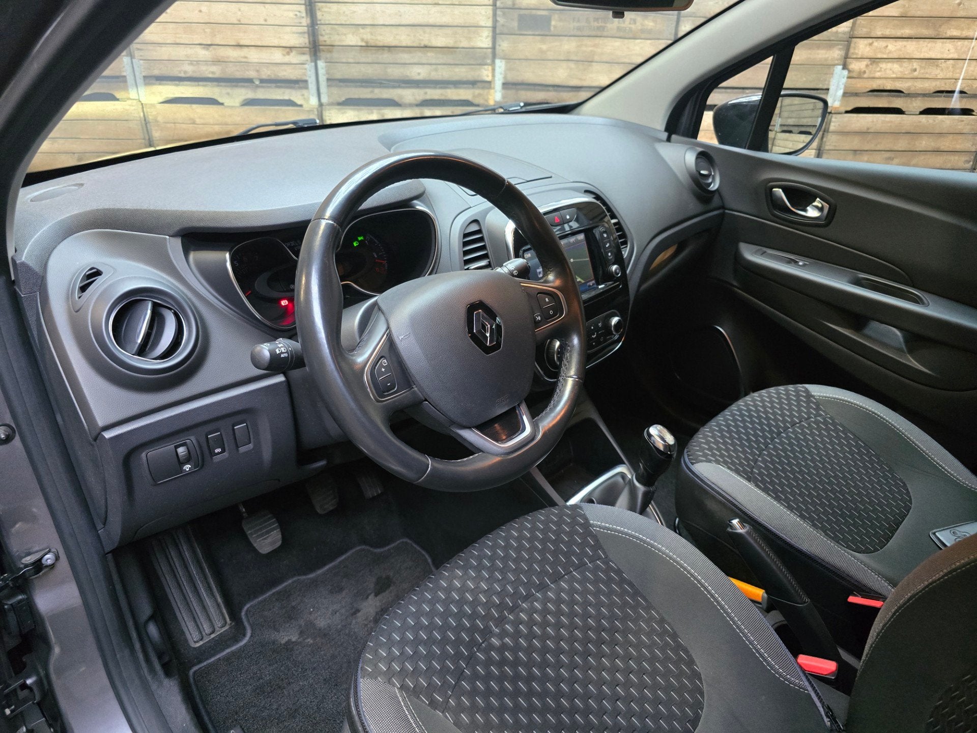Renault Captur 0.9 TCe Intens Full Led Navi Clima Camera Tre, Voorwielaandrijving, 898 cc, Stof, Gebruikt