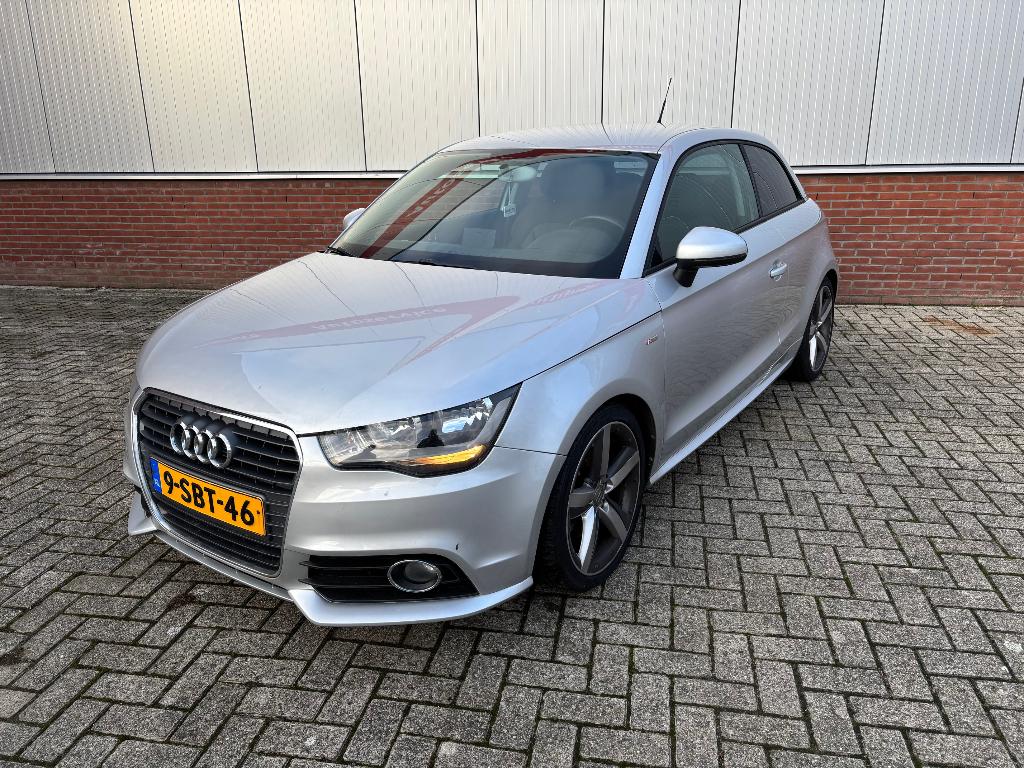 Audi A1 1.4 TFSI S line - 122PK - Benzine - Handgeschakeld, Auto's, Voorwielaandrijving, Euro 5, A1, 4 stoelen