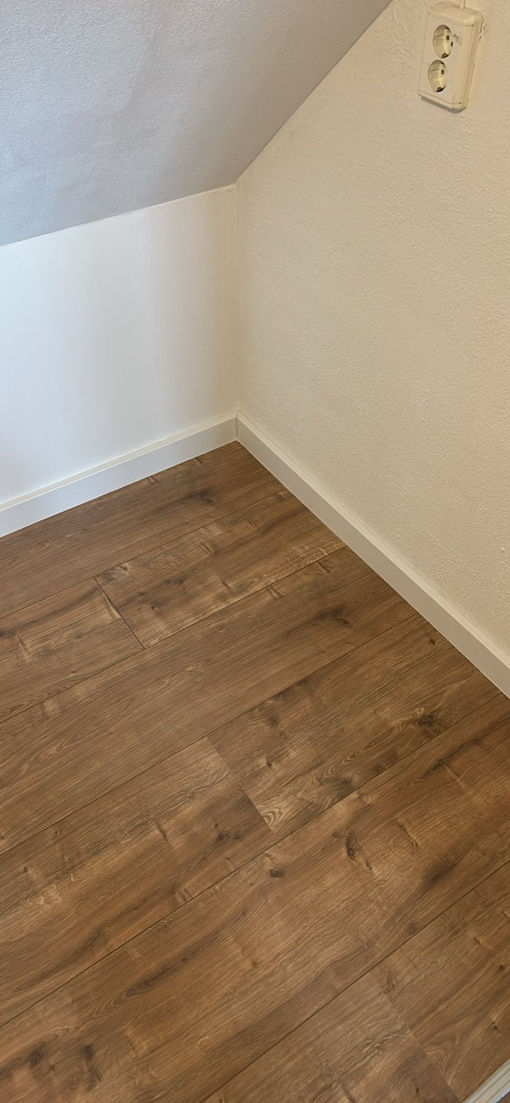 Hoomline Royal XL laminaat ondervloer + plinten + snijder, Ophalen, 5 tot 10 m², Zo goed als nieuw, 10 tot 30 cm