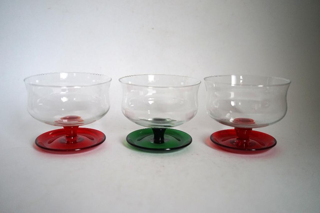 Vintage glazen ijscoupe 3x rood groen helder glas ijsschaal, Glas of Glazen, Ophalen of Verzenden, Overige stijlen, Glas