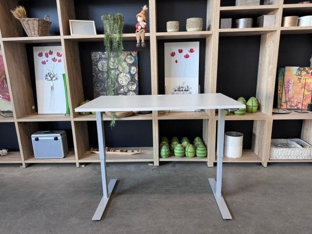 Zit-sta bureau met slinger 140x80xH65-111 cm, 149€/st,250st, Zit-sta bureau, Gebruikt, Spaanplaat of MDF, Ophalen of Verzenden