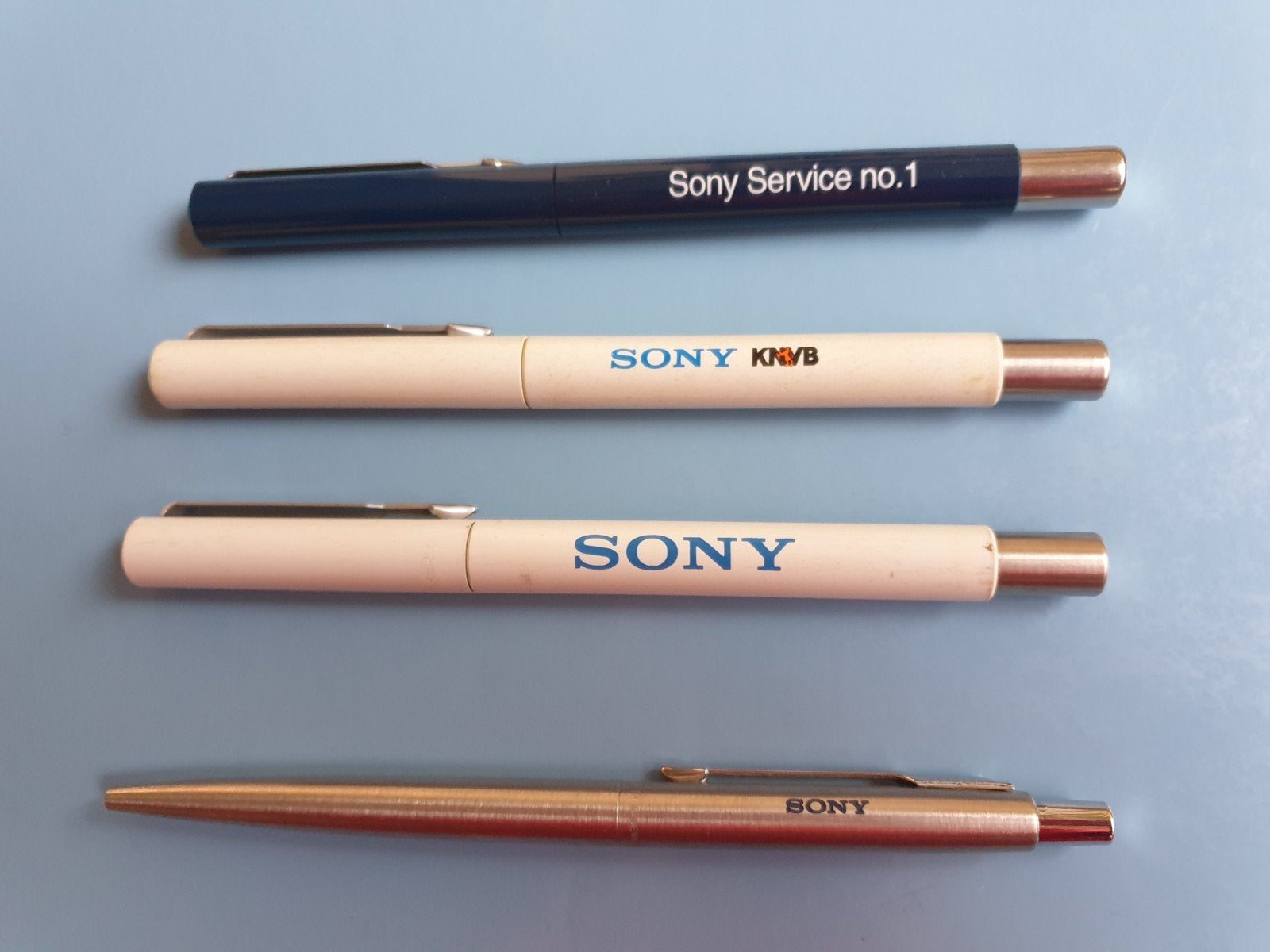 Vier Parker pennen van Sony  € 20,00, Ophalen, Gebruikt, Balpen, Parker