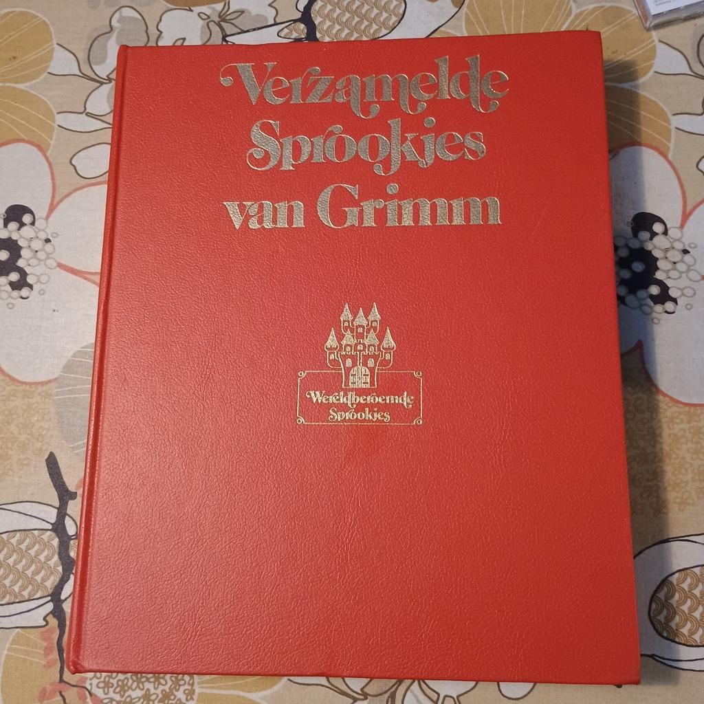 Sprookjesboek Verzamelde sprookjes van Grimm', Boeken, Sprookjes en Fabels, Ophalen of Verzenden, Gelezen, Gebroeders Grimm