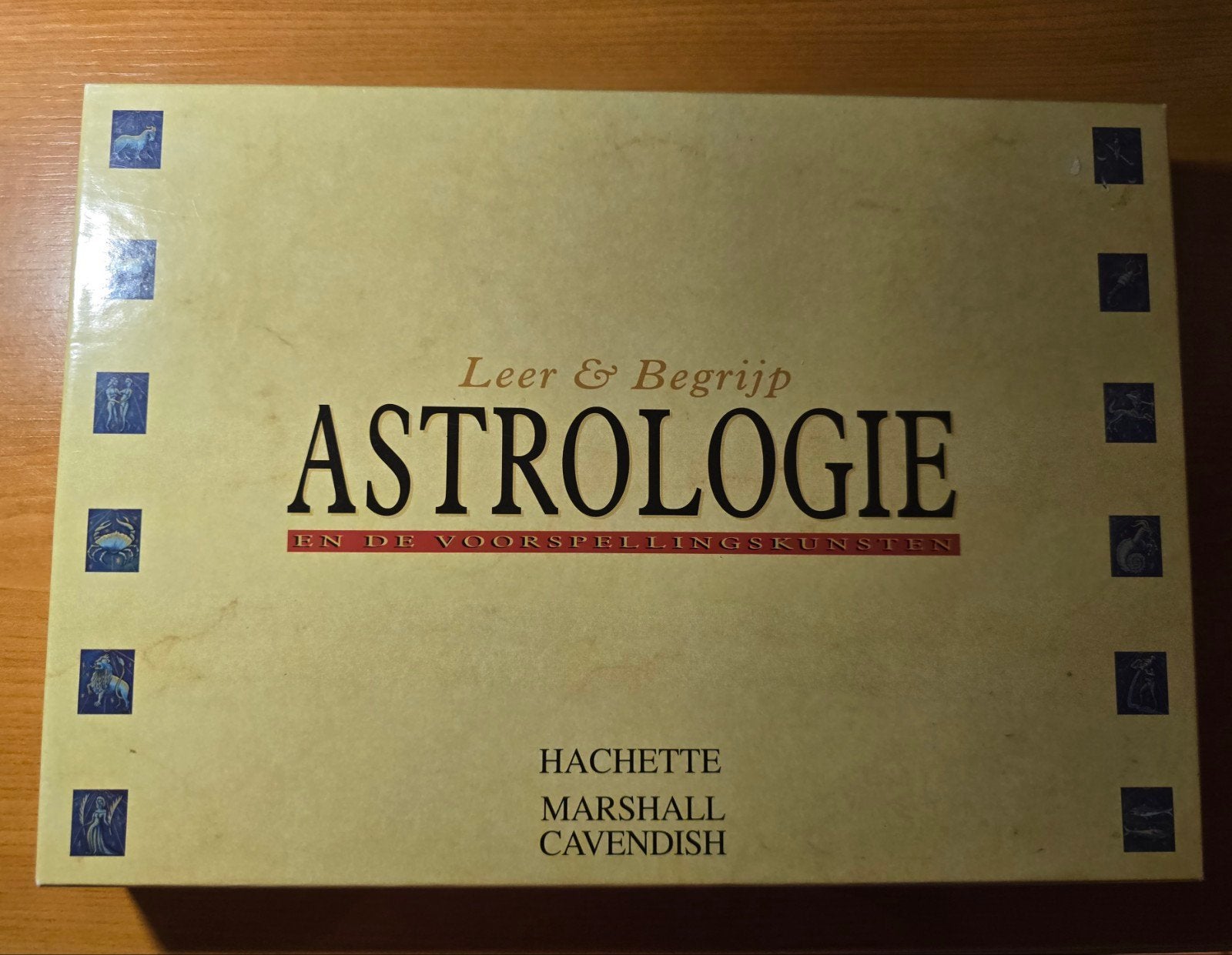 Leer & Begrijp Astrologie en de Voorspellingskunsten, Ophalen of Verzenden, Zo goed als nieuw, Astrologie, Achtergrond en Informatie