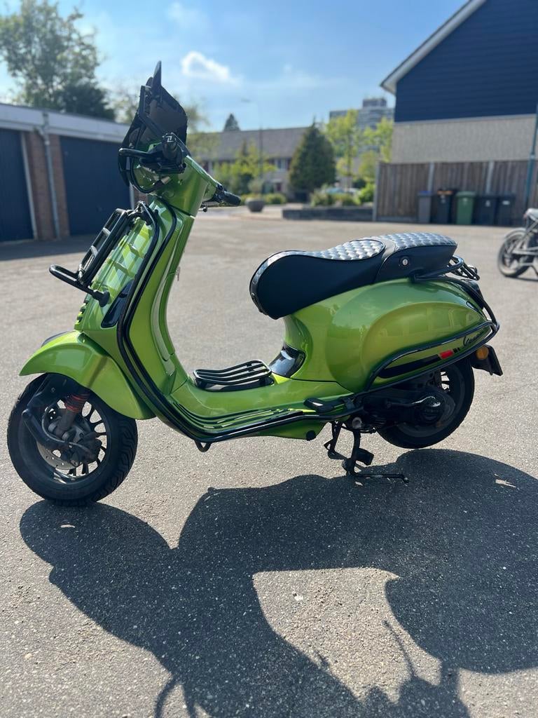 Vespa Sprint 2017 Gifgroen - 80cc, Ophalen, Gebruikt, Overige modellen, Maximaal 45 km/u