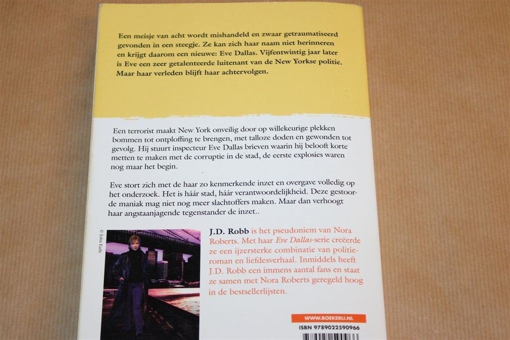 Explosief Vermoord — J.D. Robb [Nora Roberts, 2020], Ophalen of Verzenden, Gelezen