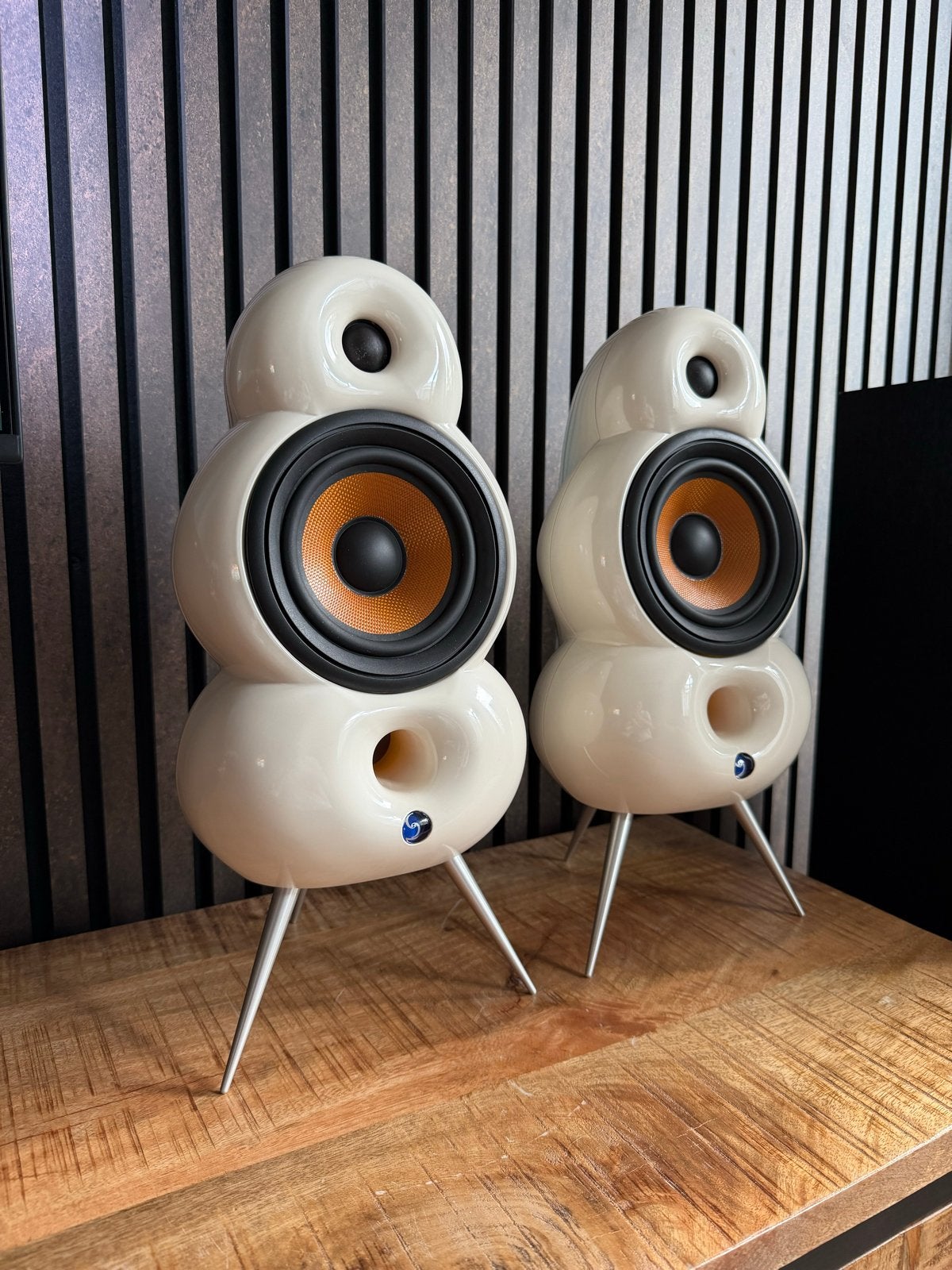 Mooie BlueRoom Minipod Luidsprekers Wit, Audio, Tv en Foto, Luidsprekers, Gebruikt, Ophalen of Verzenden, 60 tot 120 watt, Bowers & Wilkins (B&W)