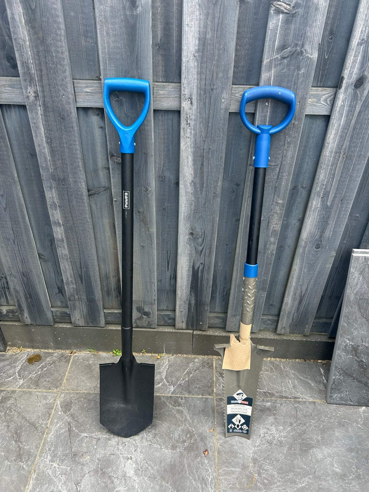 Twee Schoppen - Ideaal voor Tuin en Bouw, Tuin en Terras, Hand-tuingereedschap, Ophalen, Gebruikt, Schop