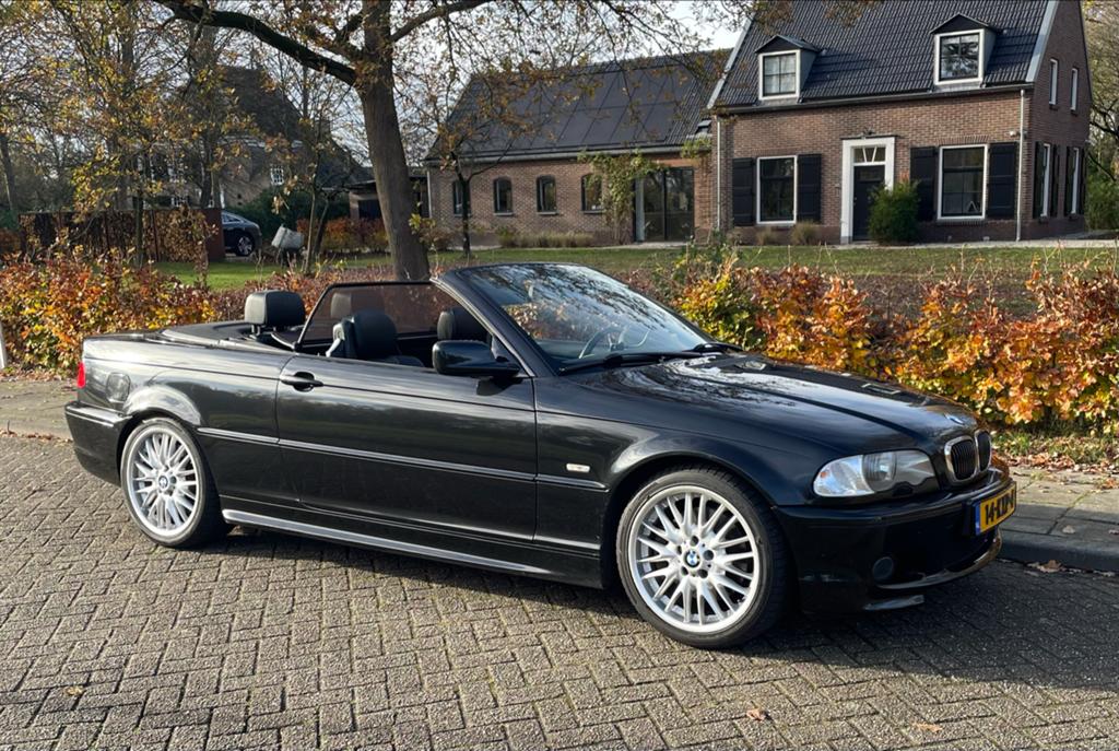BMW 330 Cabriolet Handgeschakeld met hardtop, Zwart, 4 stoelen, Zwart, 1560 kg