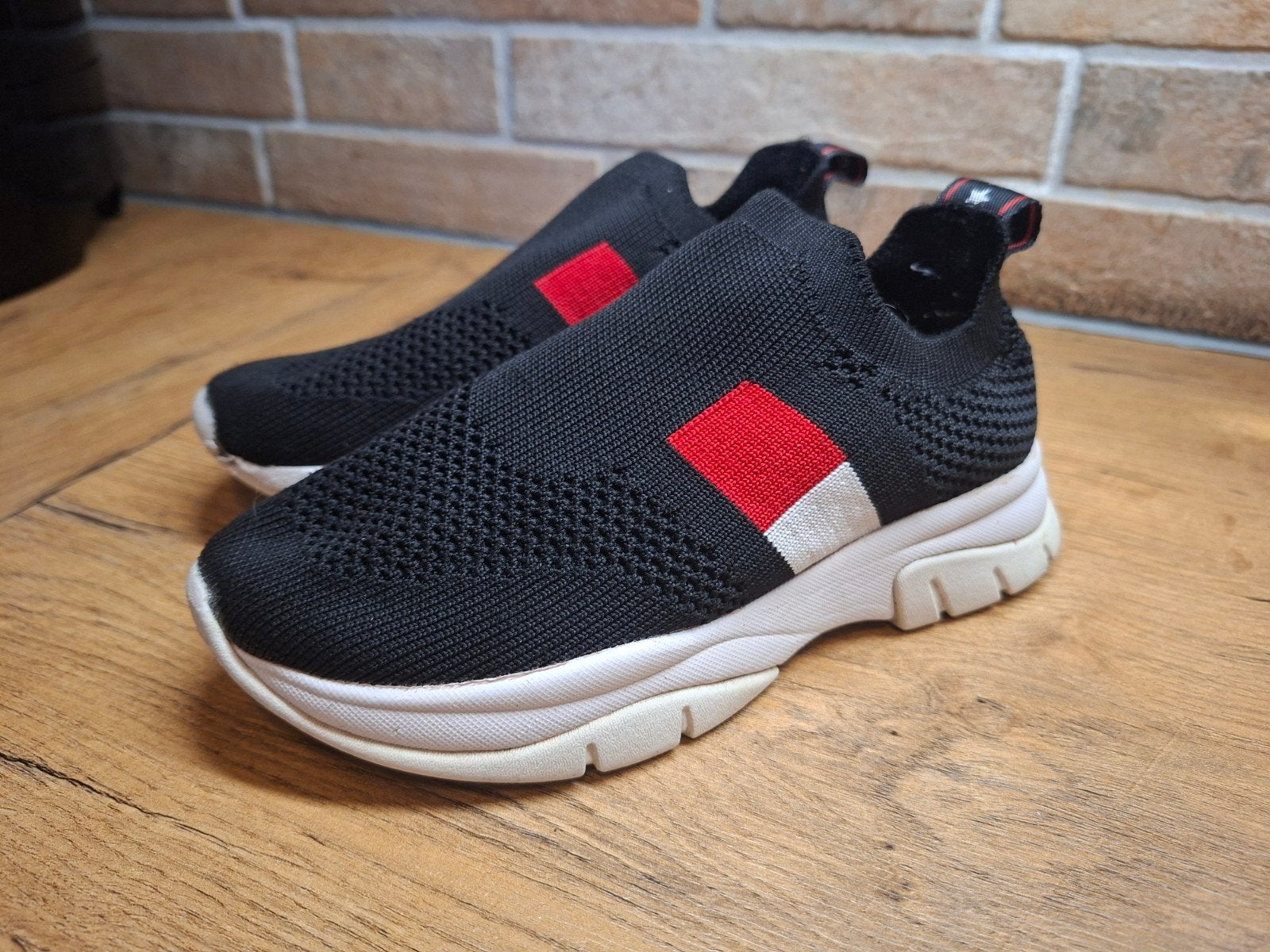 Tommy Hilfiger kinder sock sneakers maat 30, Gebruikt, Jongen of Meisje, Schoenen, Ophalen of Verzenden