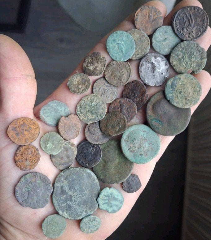 bodemvondst - mooie romeinse munten - zelf schoon maken !, Ophalen of Verzenden, Vóór koninkrijk, Overige waardes, Losse munt