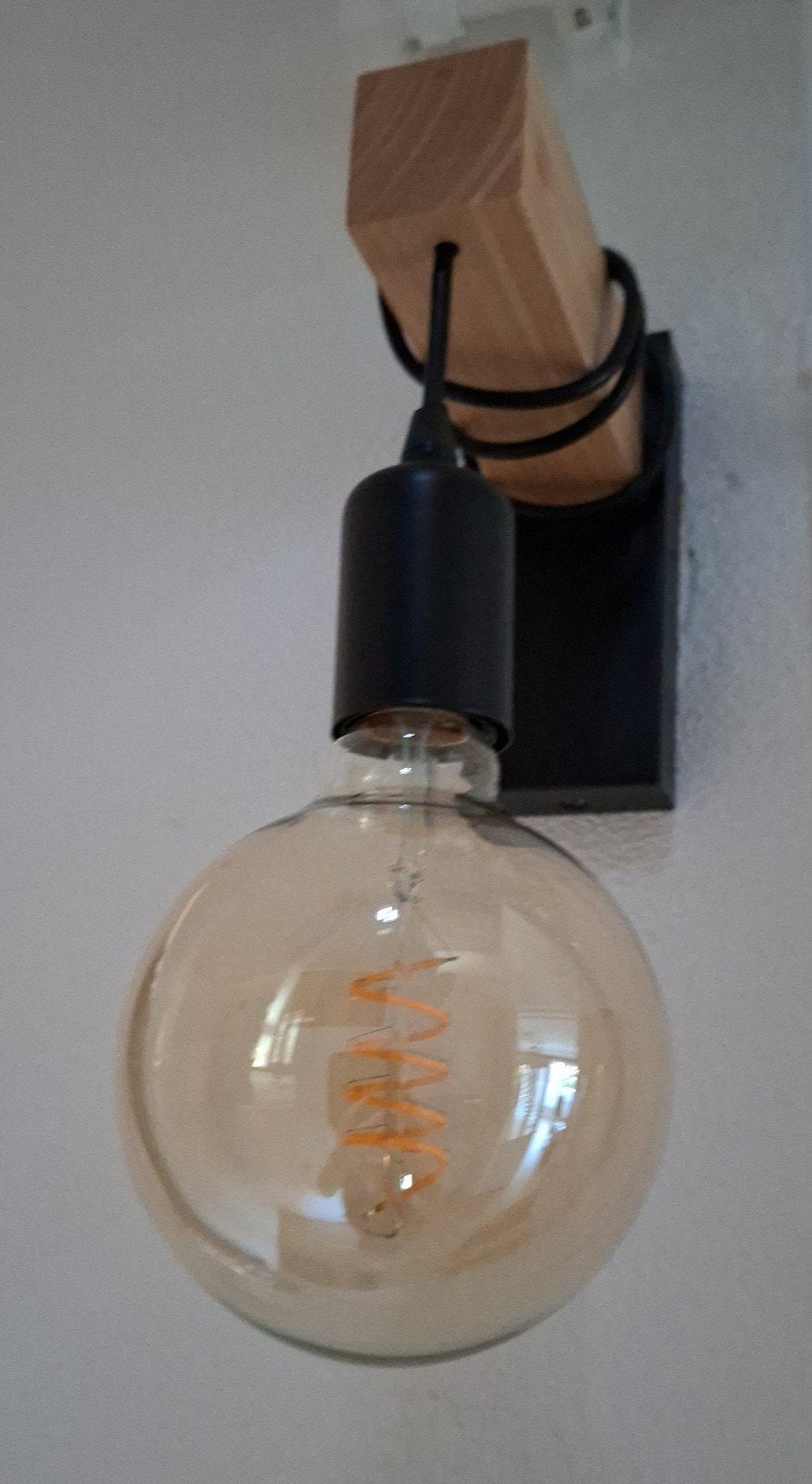 Industriële Wandlamp met Houten Accent en Edison Lamp, Ophalen, Zwart, E27 (groot), Zo goed als nieuw