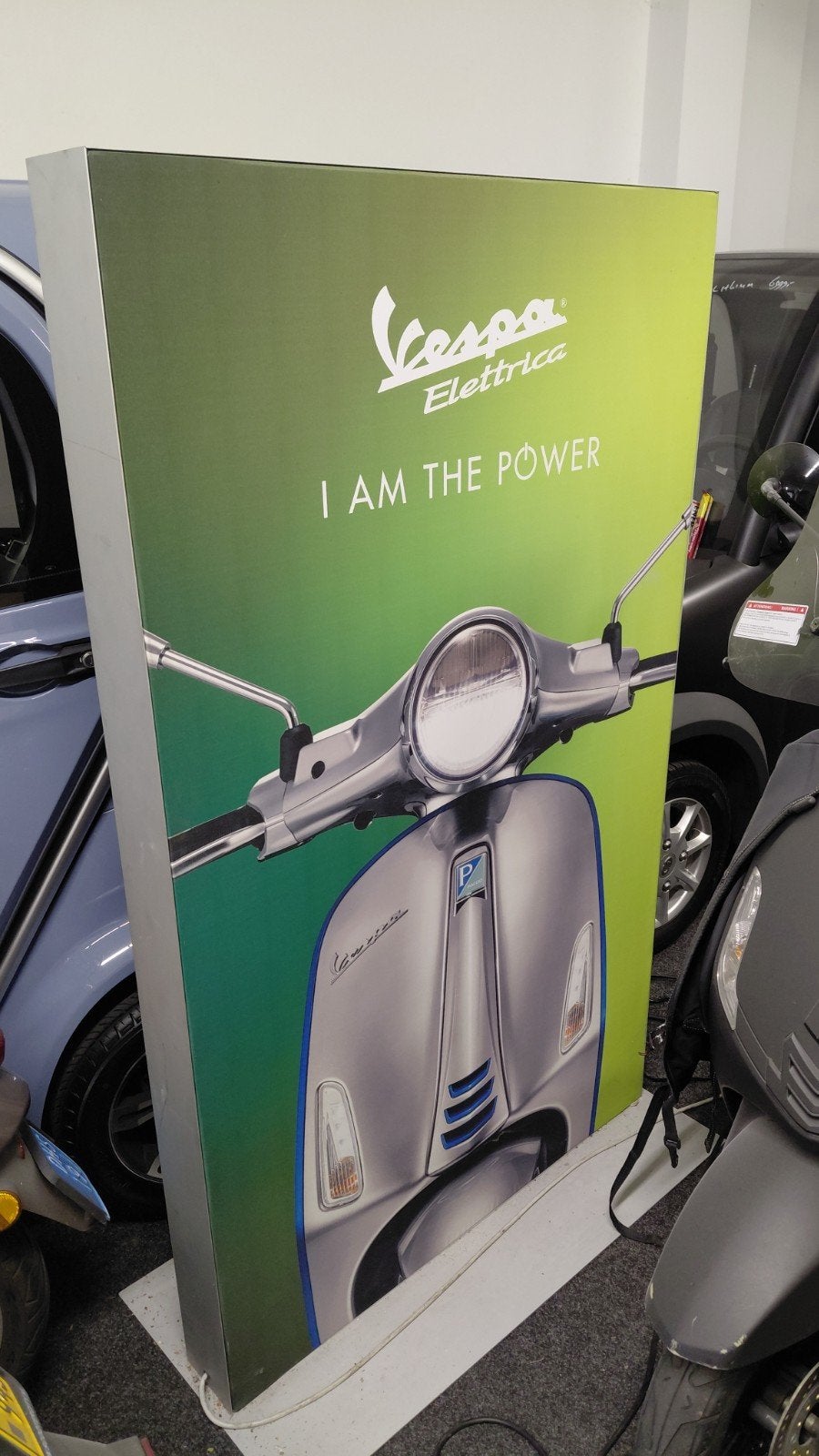 vespa Elettrica reclame bord, Verzamelen, Ophalen, Zo goed als nieuw, Reclamebord
