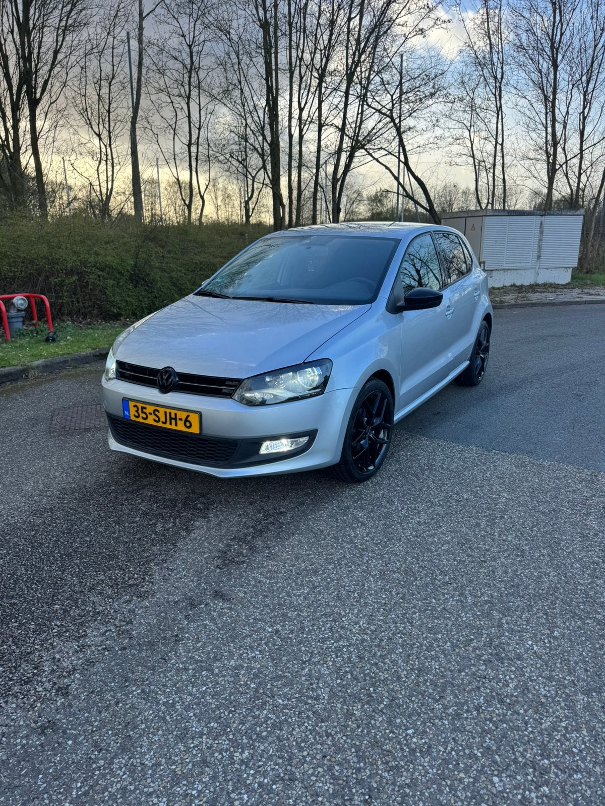 Volkswagen Polo 1.4 16V comfortline 2011 Grijs, Auto's, Volkswagen, Voorwielaandrijving, 970 kg, 40 €/maand, 4 cilinders
