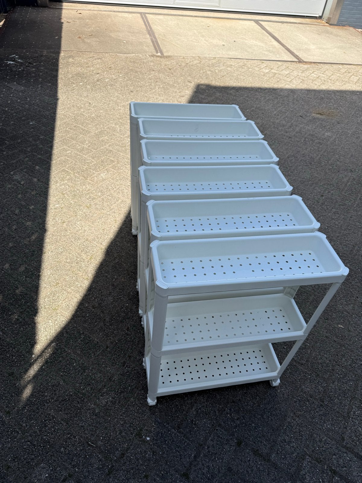 IKEA Witte kunststof opbergrekken met bakken (6 stuks), Ophalen, Zo goed als nieuw