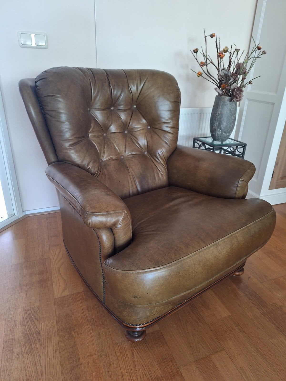 Mooie chesterfield stijl stoel groen leer zit lekker, Ophalen, Gebruikt, Chesterfield, 75 tot 100 cm