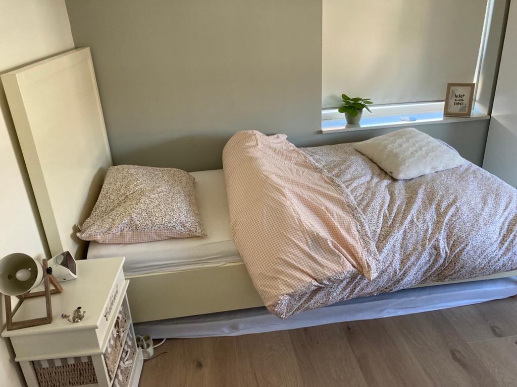 Bed met auping spiraalbodem (verstelbaar ) en matras, Ophalen, 90 cm, Eenpersoons, Wit
