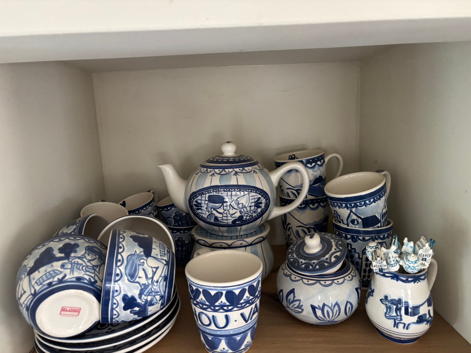 Bijna compleet delfs blond servies, Huis en Inrichting, Ophalen, Klassiek, Zo goed als nieuw, Kop(pen) en/of Schotel(s)
