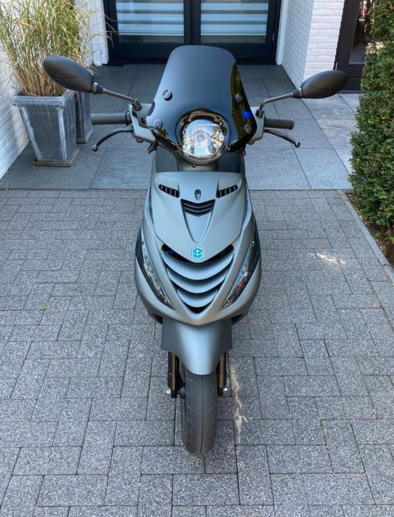 Piaggio Zip iget snorscooter, Fietsen en Brommers, Ophalen, Zo goed als nieuw, Benzine, Zip