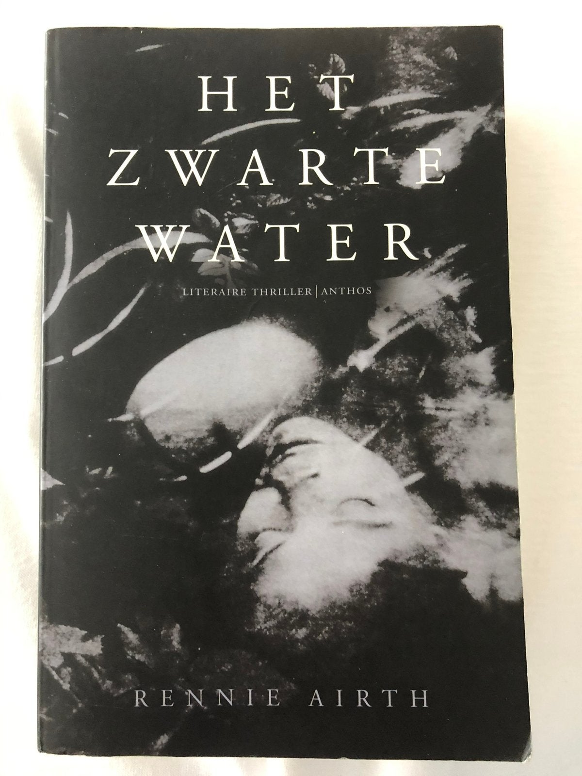 Rennie Airth: Het zwarte water, Ophalen of Verzenden, Zo goed als nieuw