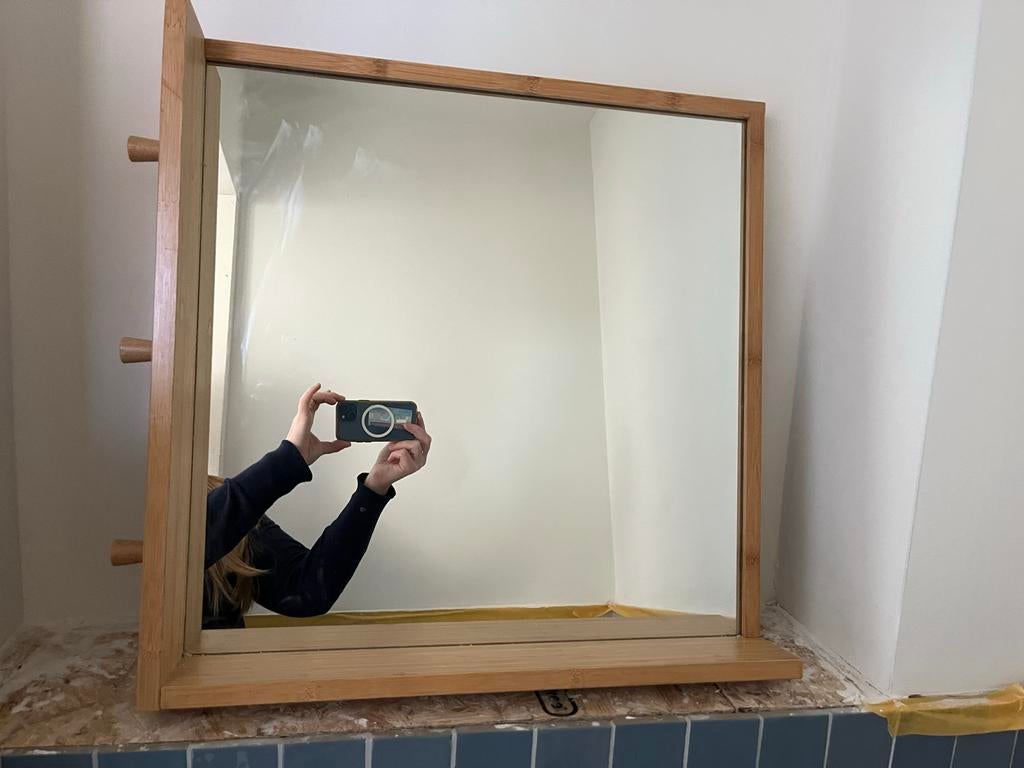 IKEA spiegel met plankje en haakjes, Ophalen, Gebruikt, Rechthoekig, 50 tot 75 cm