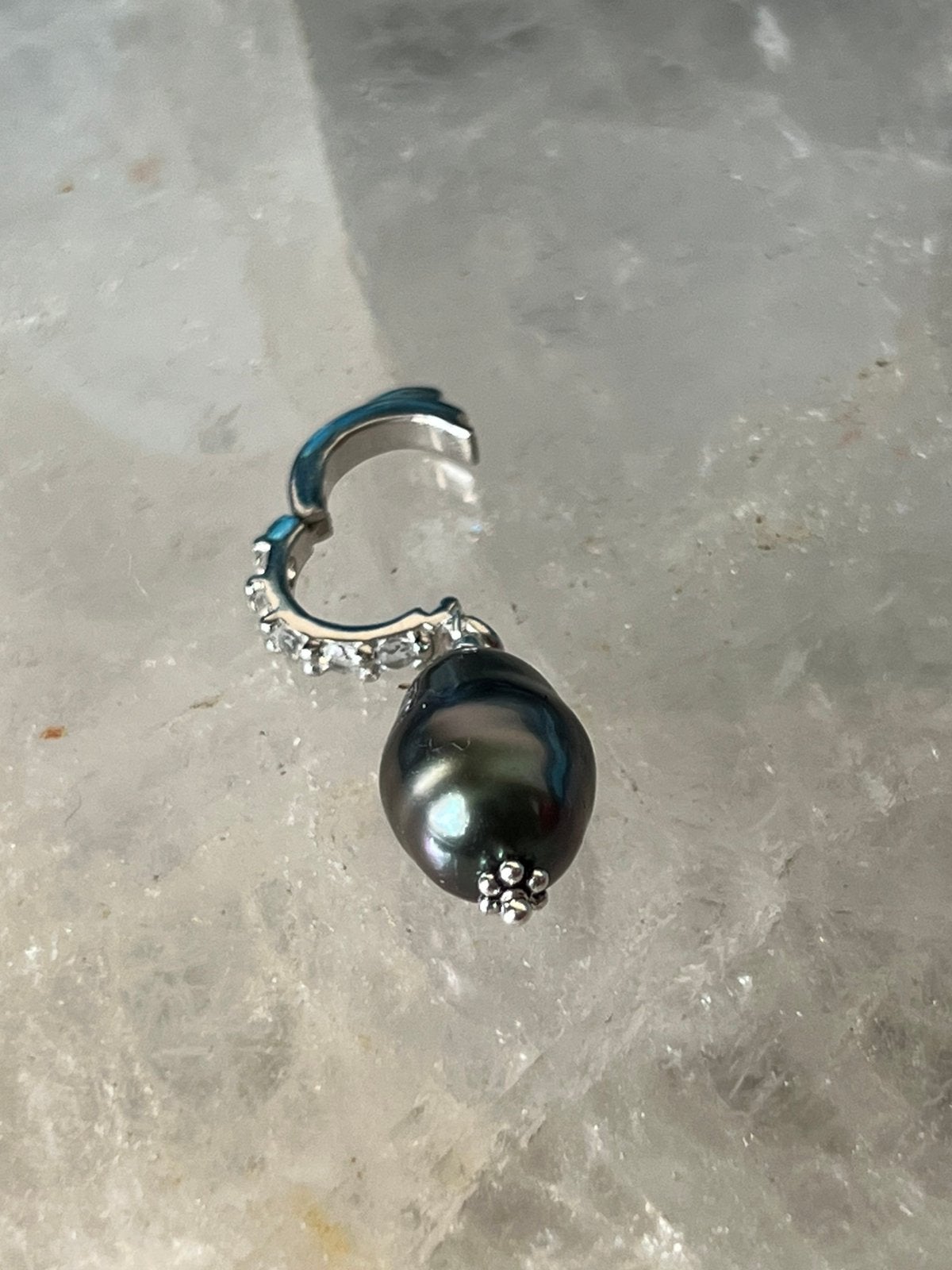 Tahiti zoutwater parel hanger clip over geluk one of a kind, Magnolia11, Nieuw, Ophalen of Verzenden, Met edelsteen
