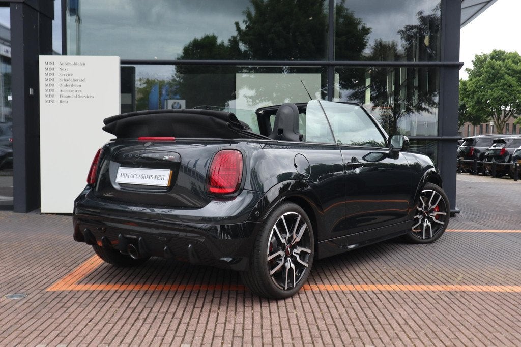 MINI Cabrio JCW | John Cooper Works uitvoering + Pakket XL, 1998 cc, 15 km/l, 4 cilinders, 4 stoelen